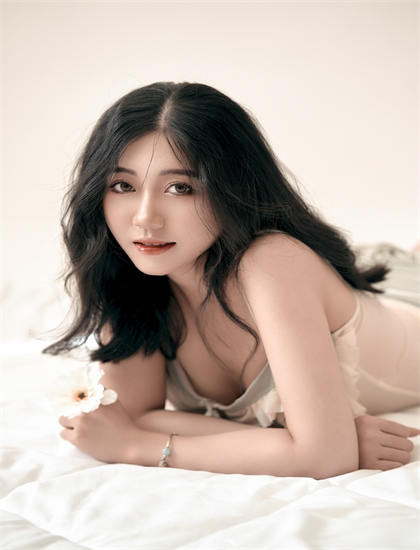 探索离婚后我被前夫舅舅宠上天的奥秘：隐藏细节与深层意义，热门